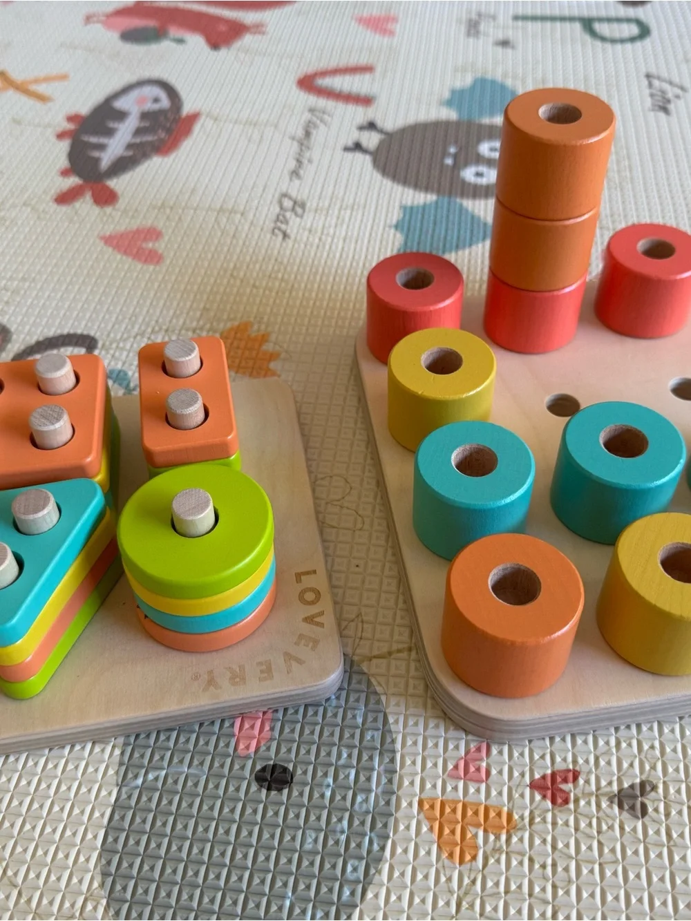 Lovevery Wooden Stacking and Sorting Toy (Set of 2)